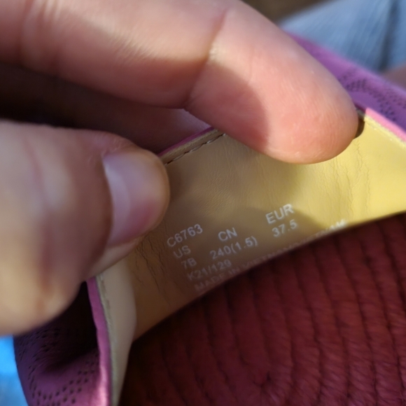 NEW Coach Carley Pink Perforated Leather Espadrilles - Picture 3 of 4